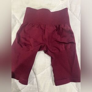 Lazuli label scrunch sculpt Burgundy High-Waisted Biker Shorts xs